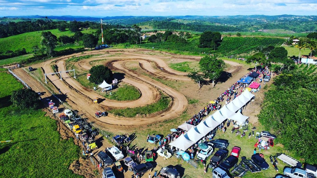 Trilhas cheias de obstáculos para os jipeiros participantes - Foto: Divulgação