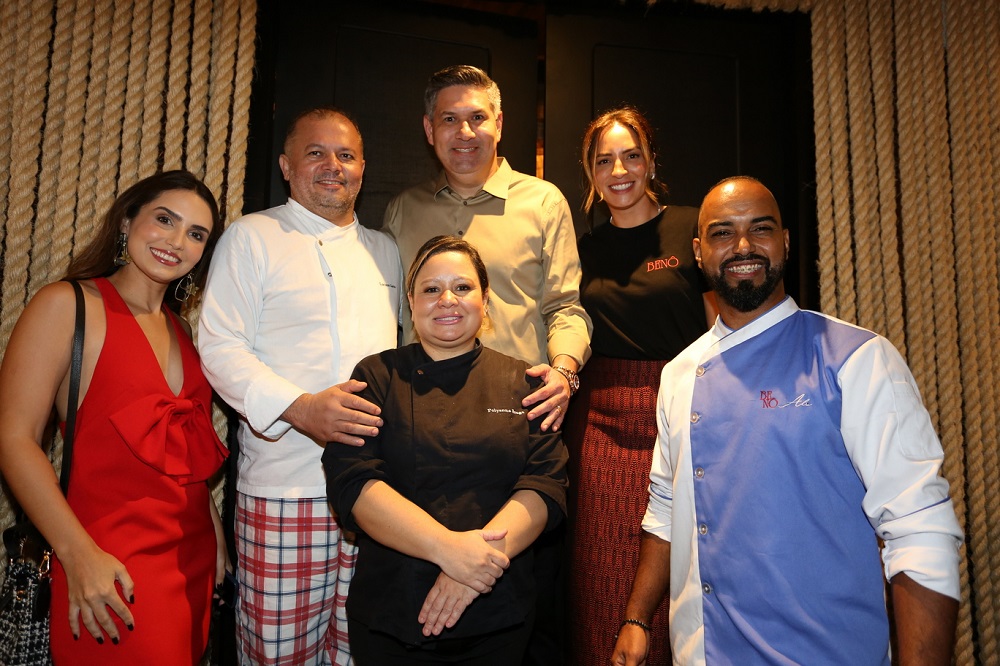 A arquiteta Julaian Fernandes, Chefs Luciano Gama e Polyana Braga, o consultor Alê Barreto e os empresários Noelia e Eduardo Viana - Foto: Danielle Vieira