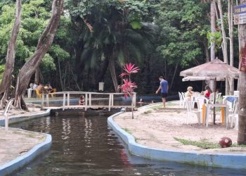 Balneários e restaurantes investem em espaços naturais. No detalhe, a beleza do Sítio Campina, no Município de Guimarães - Foto: Gutemberg Bogéa