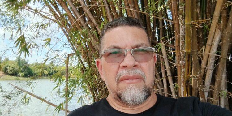 Poeta, crítico literário e escritor Antônio Ailton – Foto: Divulgação