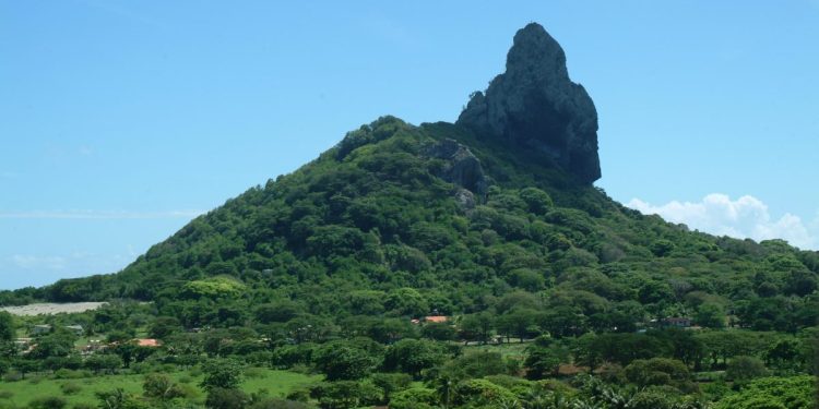 Comunidades locais entre as belezas de um dos mais belos cartões postais nacional - Foto: Arquivo JP Turismo