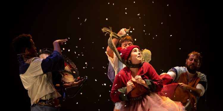 “Mundos”, do Grupo Maria Cutia (MG) - Foto - Tati Motta presente na programação do Festival Palco Giratório - Foto: Divulgação