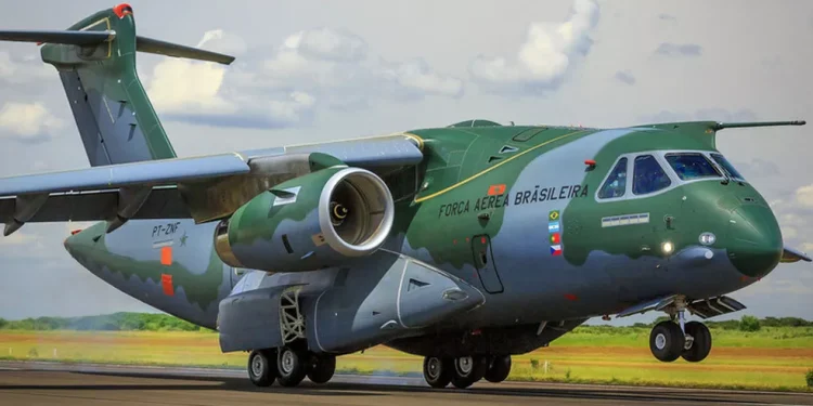 Avião de transporte militar multimissão para uso tático e logístico, reabastecimento em voo e combate a incêndios florestais, desenvolvido e fabricado pela Embraer Defesa e Segurança - Foto: Reprodução