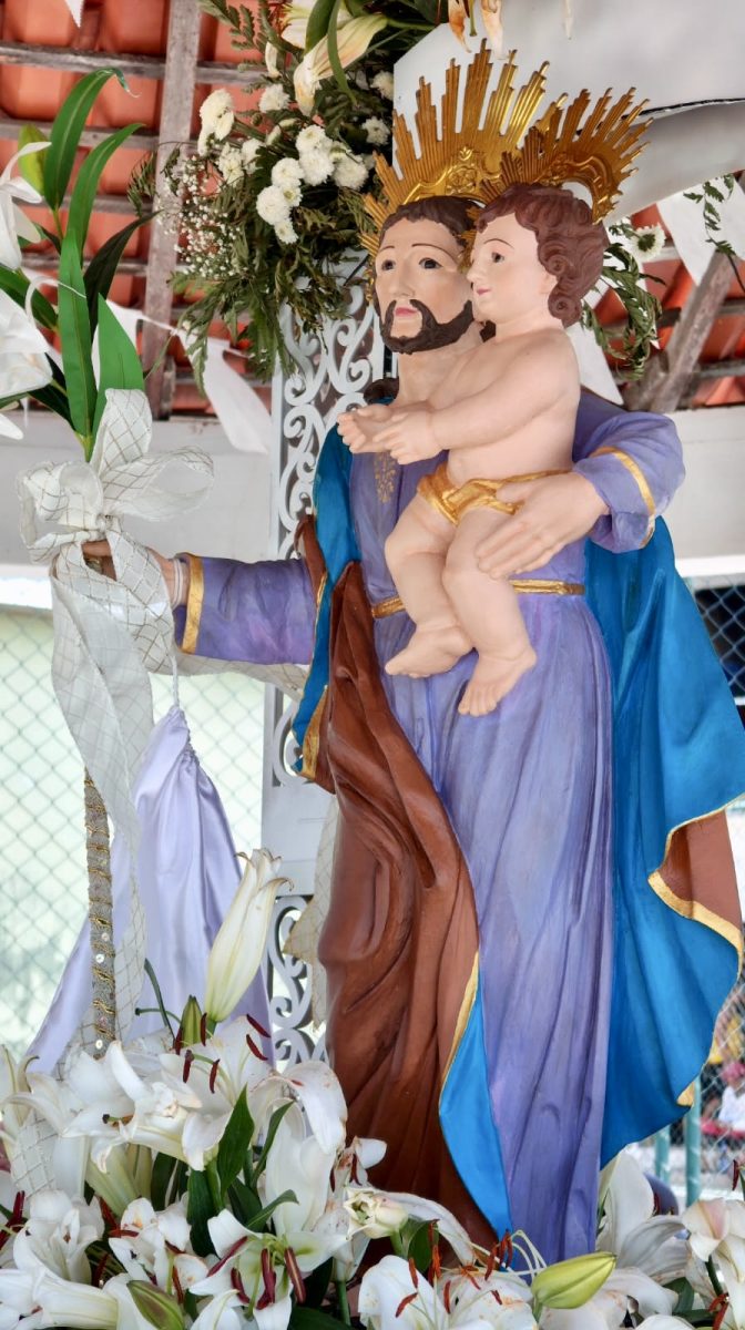 A imagem de São José tem 260 anos, padroeiro de Guimarães, toda esculpida em cedro libanês – Foto: Iago Azevedo