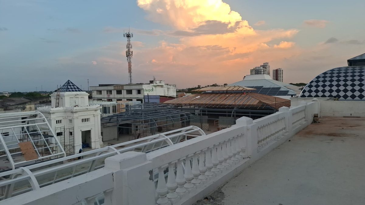 Sacadas externas do  Mercado  São Brás: uma das vistas deslumbrantes da cidade de Belém em noites de luar - Pedro Medina