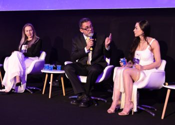 A médica Eline Soriano (Diretora ABRAN), Presidente da ABP, Antônio Geraldo, e a médica Denise Cardoso – Foto: Divulgação