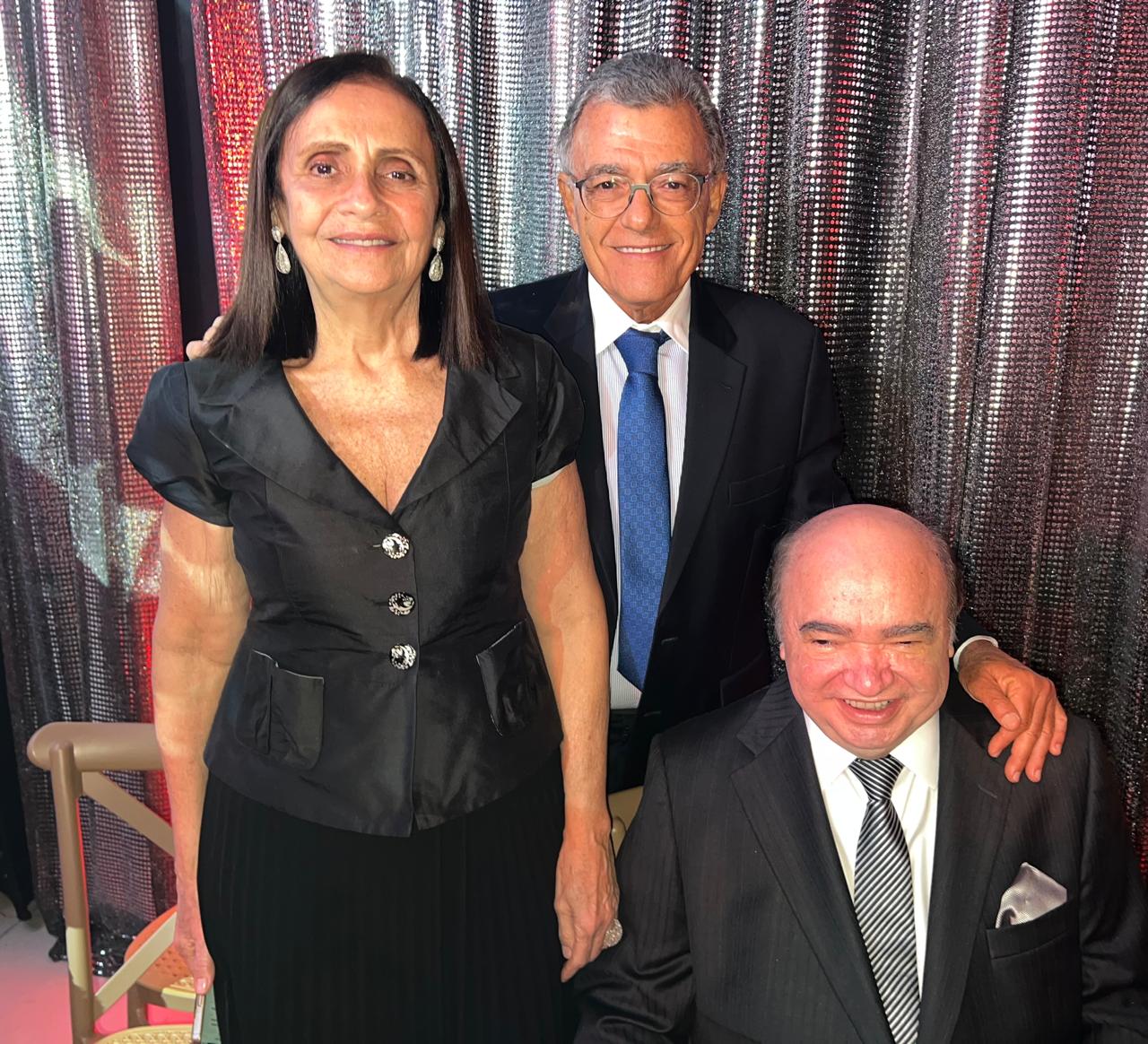 Teresa e Fernando Sarney com o colunista PH – Foto: Divulgação