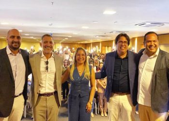  Superintendente executivo da Select- Carlos Dornelles (a esquerda), CEO do Grupo Terra Viva, Marco Silva, diretora da Ls Assessoria Léa Nina, superintendente executivo da Select-  Cavalcante e superintendente executivo da Select- Glaucio Fernandes - Foto: Divulgação