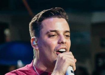 O novo fenômeno do forro, Mateus Ximendes, faz show exclusivo na Boate Glam, neste sábado - Foto: Reprodução