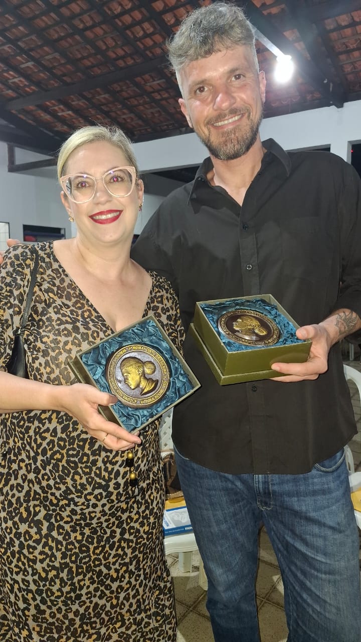 A Profª Natércia Moraes Garrido (IFMA e UEMA) e o prof. Rafael Balseiro Zin, do Neamp/CNPq – Foto: Gutemberg Bogéa 