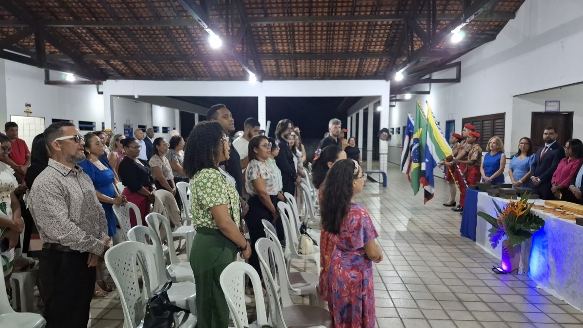 Solenidade de outorga da Medalha Maria Firmina dos Reis na Unidade Escolar Edson Anchieta, na cidade de Guimarães – Foto: Gutemberg Bogéa