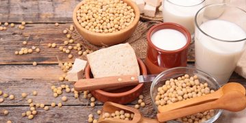 Diversos alimentos são produzidos a partir da soja, como queijo e leite - Foto: Divulgação