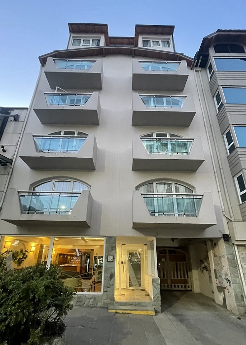O Hotel Ayres Del Nahuel, que oferece excelente custo benefício, conforto e uma localização imbatível, para fazer todo o centro a pé – Foto: Divulgação