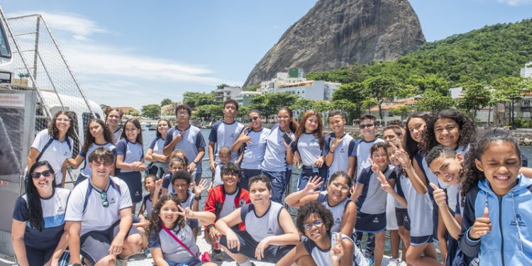 Um dos cartões postais do Rio de Janeiro, o Morro da Urca como cenário do Tour Pedagógico - Foto: Divulgação