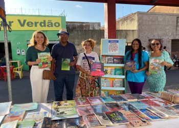 Feira do Livro movimenta o bairro da Madre Deus e incentiva a leitura na comunidade - Foto: Divulgação