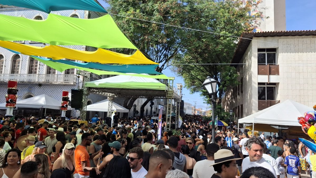 Feirinha São Luís reúne multidão aos domingos e se torna um dos points do pré-carnaval da capital – Foto: Gutemberg Bogéa
