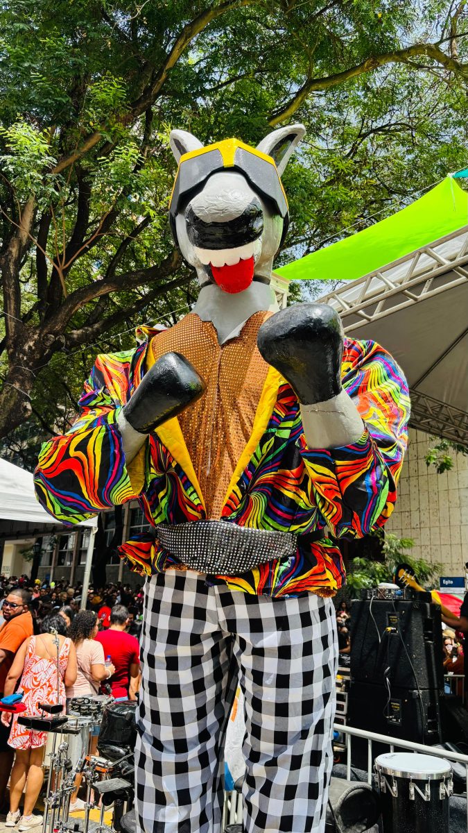 Jegue Folia cativou os presentes com o seu mascote – Foto: Divulgação
