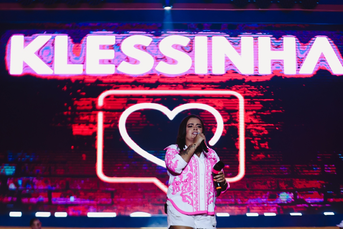 Klessinha contagiou a madrugada embalando a multidão no ritmo da Seresta – Foto: Divulgação 