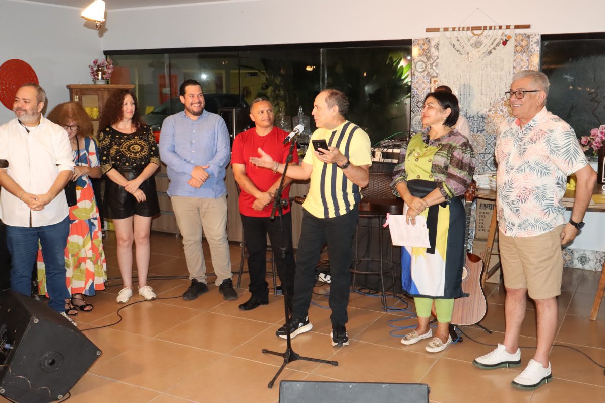 Parte da nova diretoria da Febtur Tocantins foi apresentada aos convidados do jantar de Rosa de Fogo, que foi anunciada como integrante da entidade – Foto: Mazim Aguiar