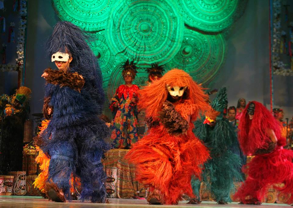 O Bicho Terra abre o Circuito Beira-Mar levando no Trio Elétrico os foliões até a Cidade do Carnaval - Foto: Reprodução