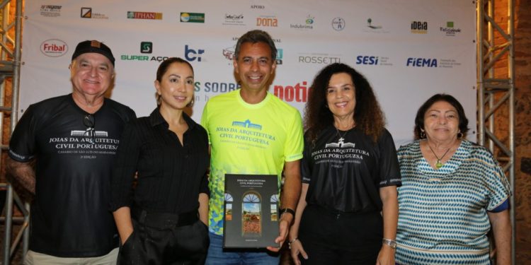 Meireles Jr. entre os especialistas e debatedores convidados: O arquiteto Ronald de Almeida Silva, Profa. Dra. Ingrid Braga, a Pres. da Fundação Municipal do Patrimônio Histórico Kátia Bogéa e a Profa. Dra. Margareth Gomes de Figueiredo – Foto: Divulgação