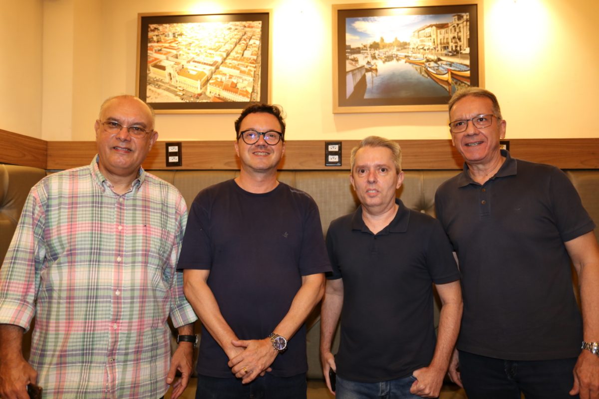 O Sec. Adjunto da SEDEPE José Domingues Neto com o time da Ideia Propaganda, André Fernandes, Márcio Veiga e Marcos Leal – Foto: Divulgação