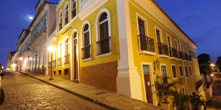 As belezas da arquitetura pombalina, presentes em São Luís são destacadas na obra, com novas fotos – Foto: Divulgação