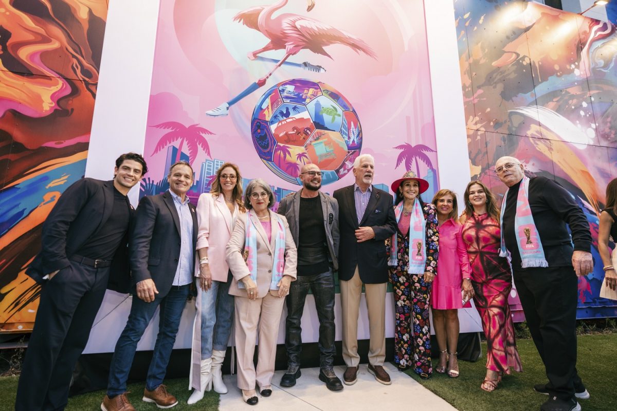 Rubem Robierb durante evento promovido pela FIFA na Winwood Walls, em Miami - Foto: Divulgação