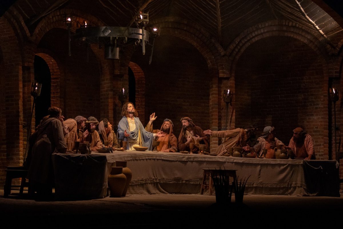 A celebração da Santa Ceia, o pão e o vinho símbolos que representam o corpo de Jesus e o sangue derramado - Foto: Allisson Torres