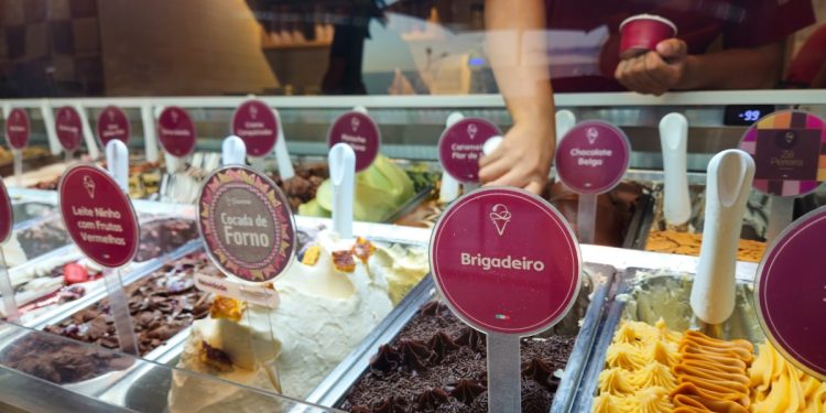 Ajustar a oferta de sabores ao público de cada loja é uma das estratégias da gelateria - Foto: Juliana Vieira