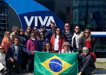Grupo de agentes de viagem a bordo do VIVA Enjoy: Geotur, Donato, Enzzo Viagens, Novo Mundo, Fortline Turismo, Mulheres pelo Mundo , ASAP, SENATOR e Refina Travel - Foto: Divulgação