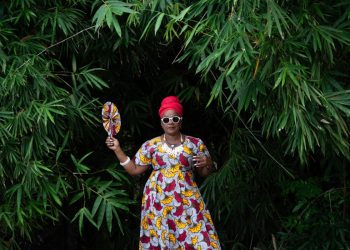 A artista lançou recentemente o EP “Eparrey”, que presta homenagem à orixá Iansã - Foto: Luiza Bacelar