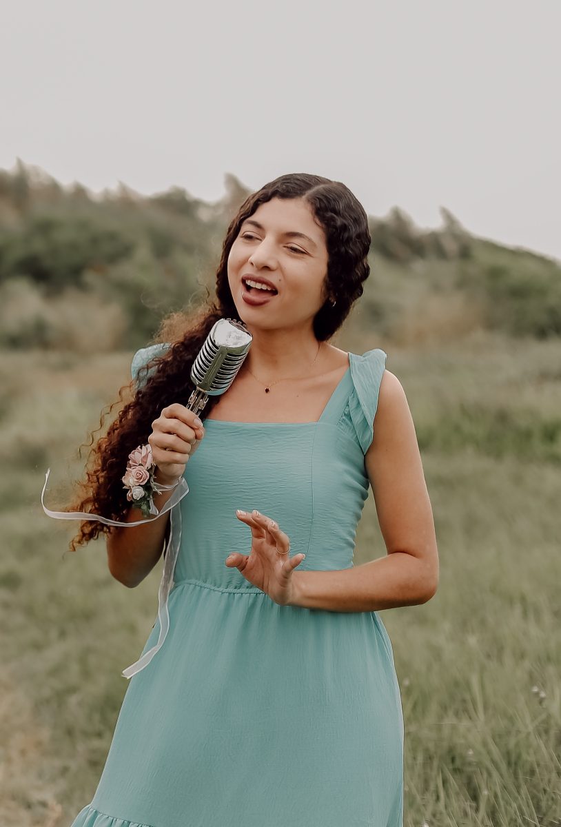 A cantora Janeth Rocha será a atração musical especial do Almoço de Dia das Mães na Villa do Vinho Bistrô – Foto: Divulgação