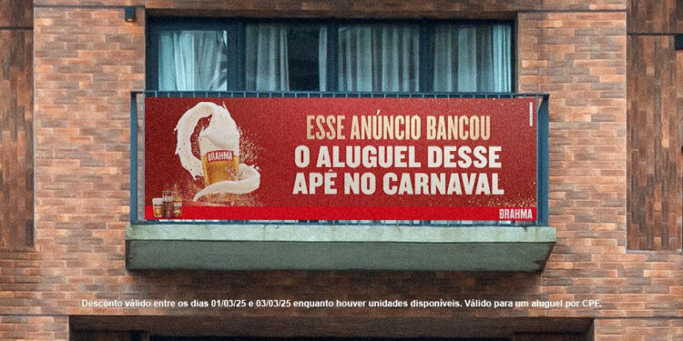 A ação ocorreu em março de 2025, no Carnaval, consistiu no pagamento de anúncios nas fachadas de apartamentos da Housi, localizados nos pontos mais concorridos da festa pelo Brasil - Foto: Divulgação