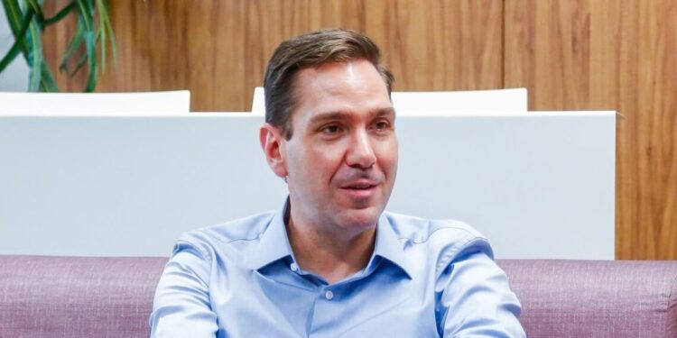 Para Eduardo Bismarck, a estratégia é um avanço na política de interiorização do turismo e integração entre os principais polos turísticos do estado - Foto: Divulgação