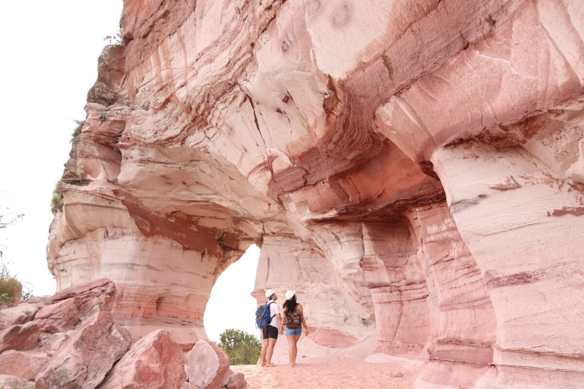 Uma região turística com atrativos espalhados entre as montanhas de arenito e calcário esculpidas pela ação da água e do vento – Foto: Divulgação