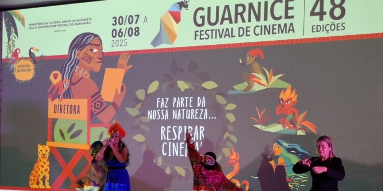 Uma noite sublime para um festival que irá reunir as mais diversas produções cinematográficas, numa sinergia entre tradição e inovação - Foto: Gutemberg Bogéa