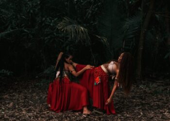 As bailarinas Rebeca Carneiro e Andressa Brandão e o espetáculo “Abayomi” - Foto: Tainan Lopes