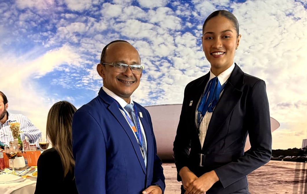 Os maitres Edson Pereira e Pamela Silva fizeram um atendimento impecável aos convidados - Foto: Divulgação