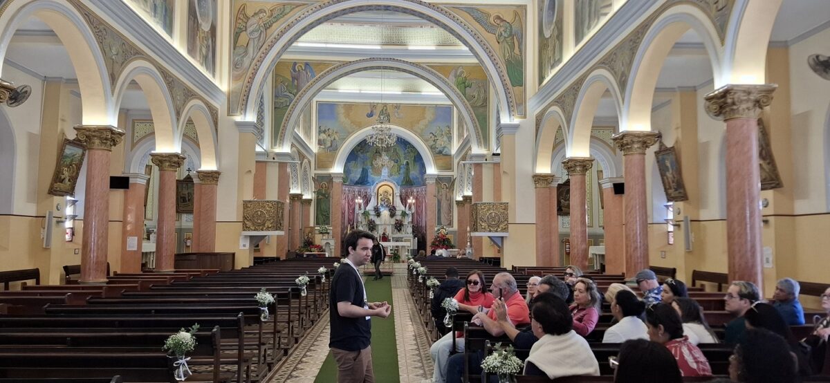 Igreja Nossa Senhora do Perpétuo Socorro e as famosas obras do artista italiano Mario Tomazzo em seu interior – Foto: Gutemberg Bogéa