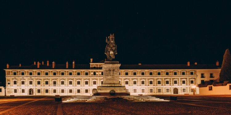 Vila Viçosa tem um património histórico, cultural e natural invejável. No detalhe, o impressionante Palácio Ducal - Foto: Divulgação