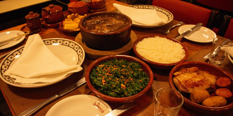 Restaurante Bolinha participa do patrimônio à mesa e serve sua feijoada com uma caipirinha de cortesia - Foto: Gustavo Gonçalves