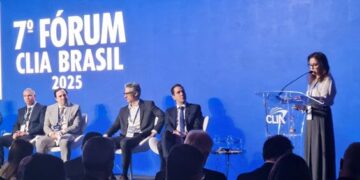 Presidente da ABAV Nacional, Ana Carolina Medeiros participou da abertura do 7º Fórum Clia Brasil - Foto: Divulgação