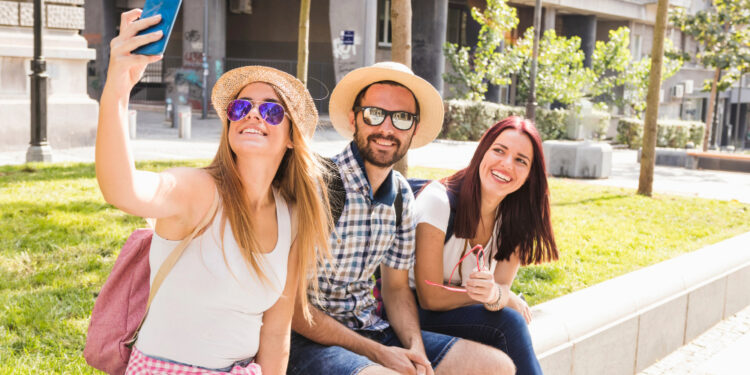 Plataforma de passagens rodoviárias revela roteiros onde a natureza se transforma em espetáculo durante a estação das flores - Foto: Divulgação