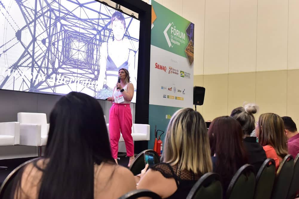 Palestras, exposições, espaço podcast, numa feira cheia de inovações e revoluções em equipamentos gráficos - Foto: Divulgação