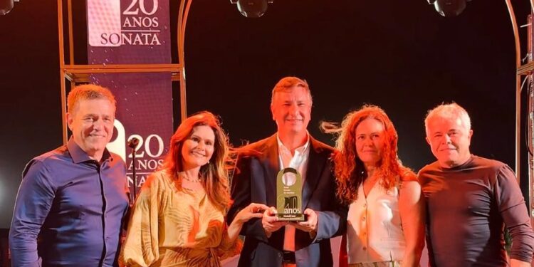 Ronaldo Albertino, Ivana Bezzera, Jeferson Munhoz, Rossana Bezzera e Ivan Bezzera - Foto: Divulgação