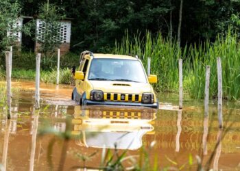 Aventureiros irão aprimorar suas habilidades em 4×4 Off Road na condução fora das estradas - Foto: Daniel Rosa