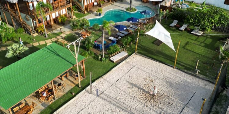 Hotel Vila Aty fica a 350 metros da praia de Atins e a apenas 2,5 km do início das dunas e lagoas dos Lençóis Maranhenses - Foto: Leo Castro / Vila Aty