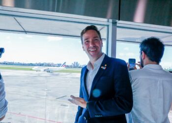 Eduardo Bismarck destacou o papel do governador Elmano de Freitas na atração de novas rotas e na consolidação da malha aérea internacional do Estado - Foto: Divulgação