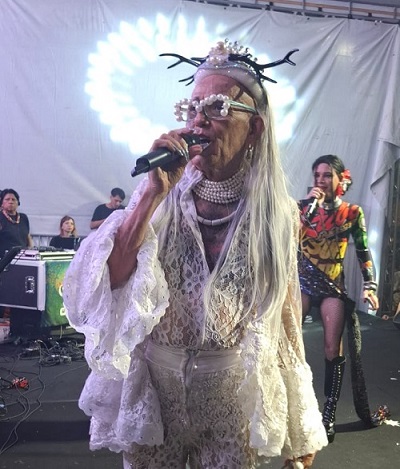 O compositor Elói Iglesias comandando o Baile da Chiquita - Foto: Gutemberg Bogéa